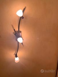 lampadario a tre luci orientabili