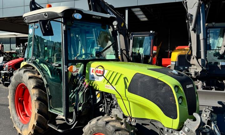 Trattore CLAAS NEXOS 240 VL