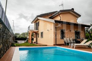 Villa o villino Aci Bonaccorsi [Cod. DR094VRG]