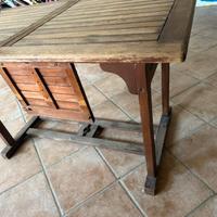 Tavolo e sedie da giardino