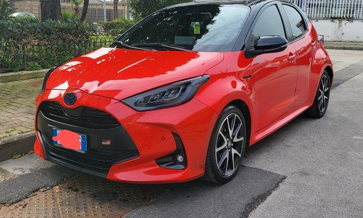 YARIS HYBRID PREMIERE