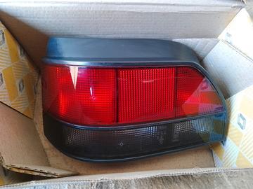 faro posteriore sx Clio 1