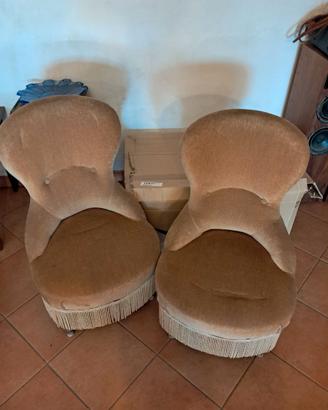 Poltroncine in tessuto.