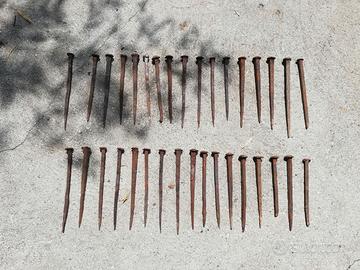 chiodi antichi diverse misure