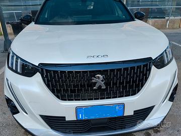 Auto peugeot 2008 gt line