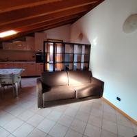 Desio bilocale arredato