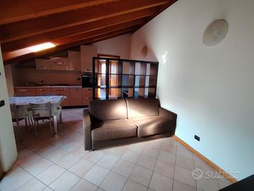 Desio bilocale arredato