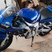 Ricambi yamaha r6 99-02  entra