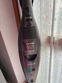 Aspirapolvere con filo e manico