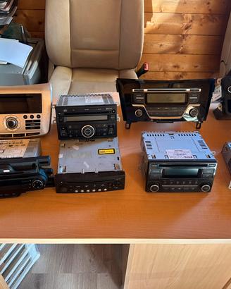 Autoradio di auto di vari modelli qashqai tiguan g