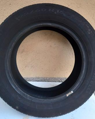 3 Pneumatici Pirelli 195/60 R15 + 2 cerchi KFZ