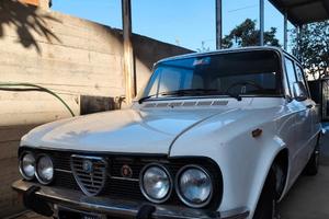 Alfa Romeo Giulia Nuova Super 1300