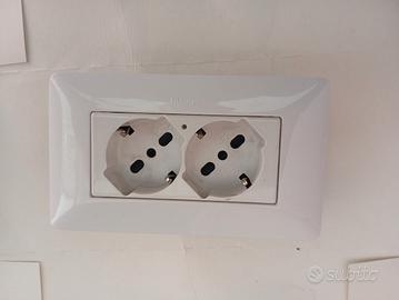 Presa duplex B Ticino Matix 