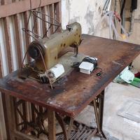 Macchina per cucire Necchi Professionale