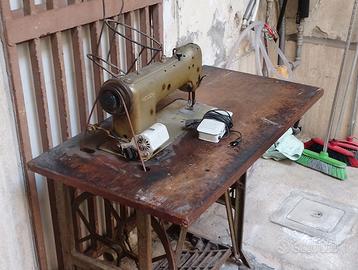 Macchina per cucire Necchi Professionale