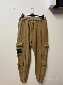 Pantaloni disclaimer