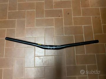 Manubrio Giant Contact XC 69 cm. 31.8