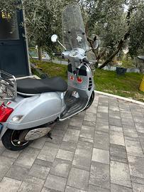 Vespa piaggio 250 gts