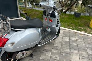 Vespa piaggio 250 gts