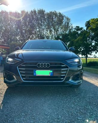 Audi A4 Avant 30 TDI S-tronic Advance