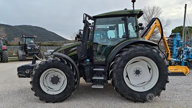Trattore agricolo usato VALTRA G135A