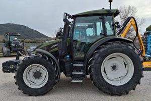 Trattore agricolo usato VALTRA G135A