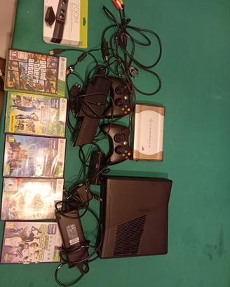 Xbox 360 con molti oggetti