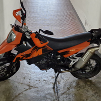 KTM 690 supermoto