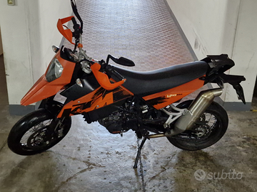 KTM 690 supermoto