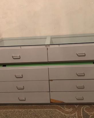 arredamento banchi usati per negozio