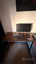 Sedia ergonomica e scrivania 100x50