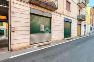 NEGOZIO A CODOGNO