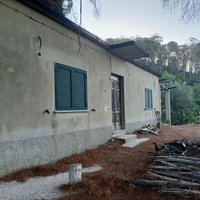 Terreno 5 ettari con fabbricati agricoli