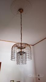 Lampadario con pendenti in cristallo 