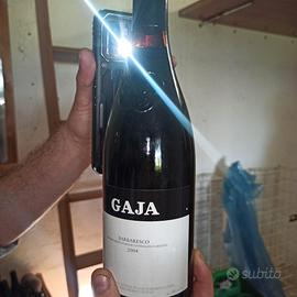 Bottiglie pregiate di vino Barbaresco