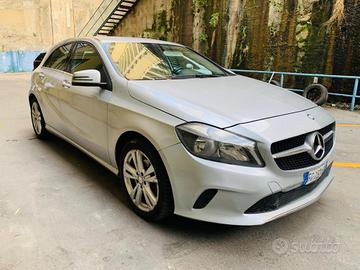 MERCEDES-BENZ A 180 d Executive