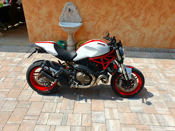 Ducati monster 821