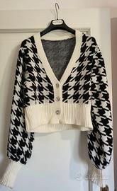 Cardigan corto bianco e nero a fantasia 