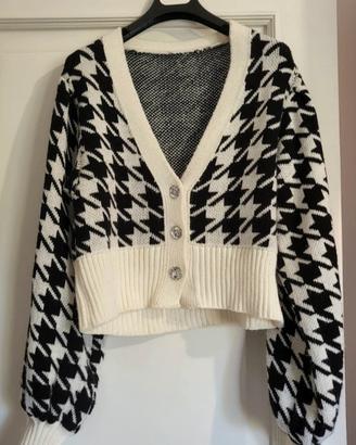Cardigan corto bianco e nero a fantasia 