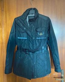 Giacca nera impermeabile con cintura