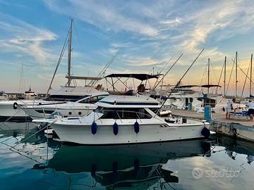 Chris Craft 315 Commander Express Diesel
