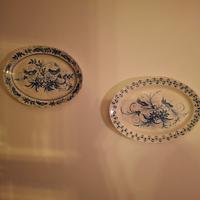 Antichi piatti decorativi di porcellana