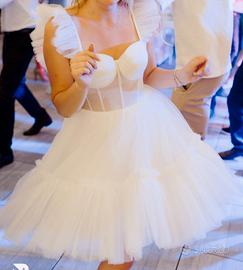 Abito da sposa corto in tulle glitterato