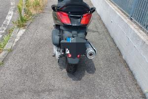 XMax 250