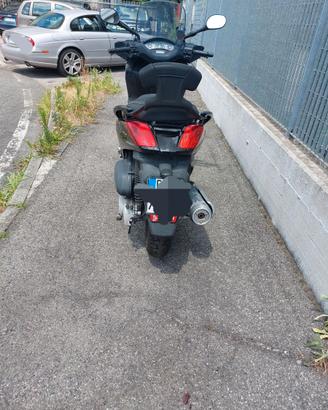 XMax 250