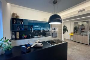 TRILOCALE CON TERRAZZINO IN CENTRO - BOX INCLUSO