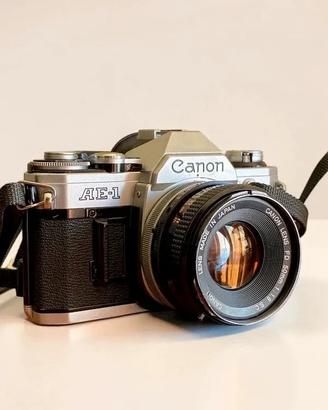 Canon AE-1 + FD 50mm f/1.8 + flash MaxWell
