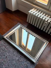 Specchio artigianale con cornice argentata