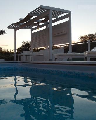 Piscina fuori terra su Area relax elevata