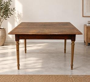 Tavolo d’epoca in legno con gambe tornite laccate